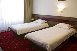 Отель Hotel City Ploiesti Плоешти Двухместный номер с 1 кроватью или 2 отдельными кроватями-6