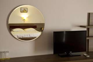 Отель Hotel City Ploiesti Плоешти Двухместный номер с 1 кроватью или 2 отдельными кроватями-9